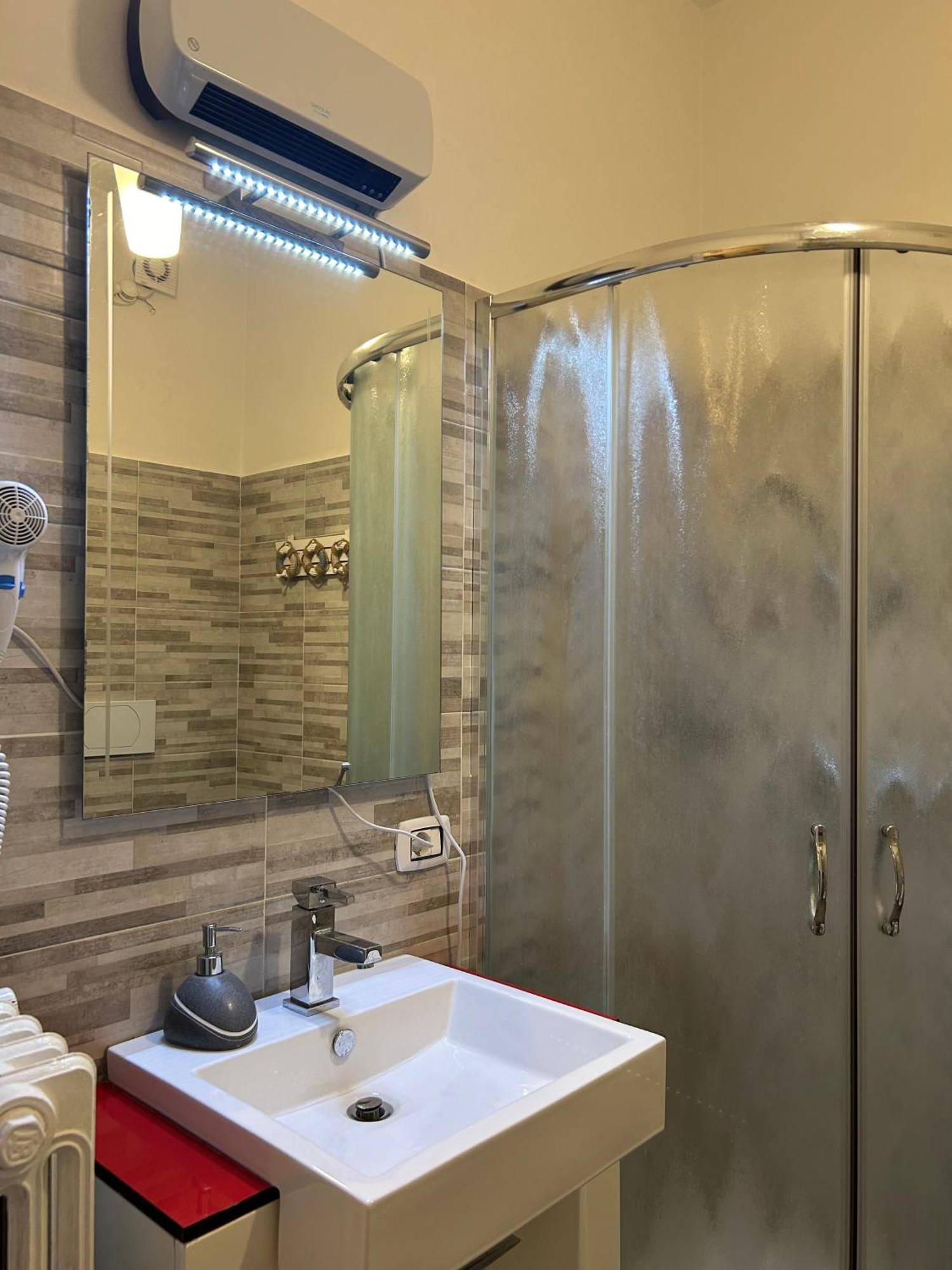 Appartamento Lido 'With Parking Space Included' Toscolano Maderno Exterior foto