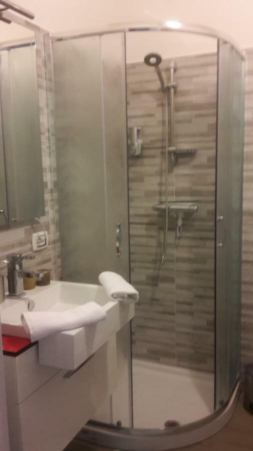 Appartamento Lido 'With Parking Space Included' Toscolano Maderno Exterior foto